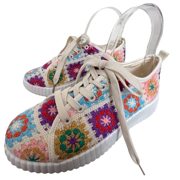Taxi crochet platform sneaker  colorful boho bohemian grandma patch 7.5 NWOT - Picture 2 of 10